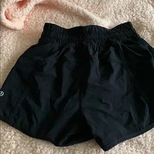 Lululemon tracker shorts size 4
